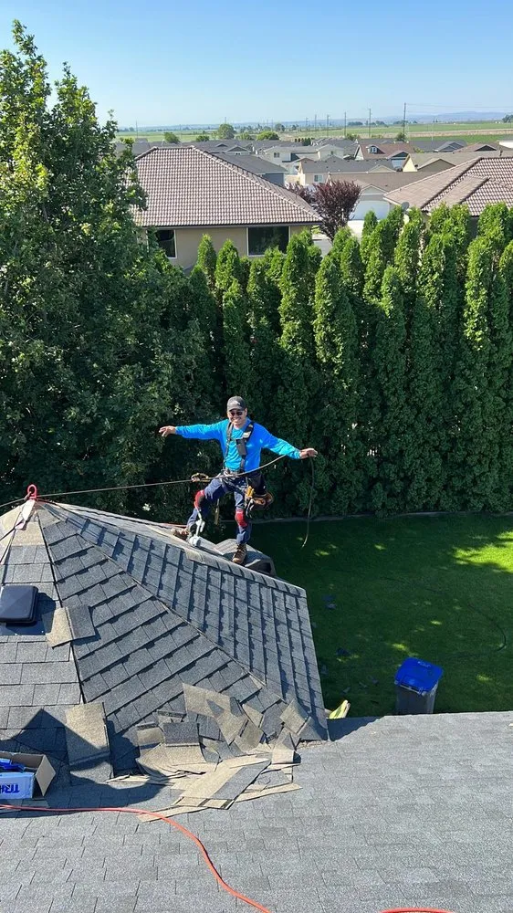 Slide of Divine Roofing & Exterior