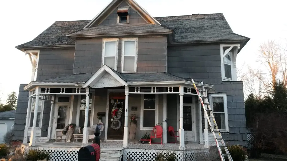 Slide of D&J Roofing & Construction