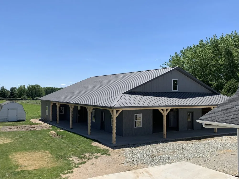 Slide of D&J Roofing & Construction