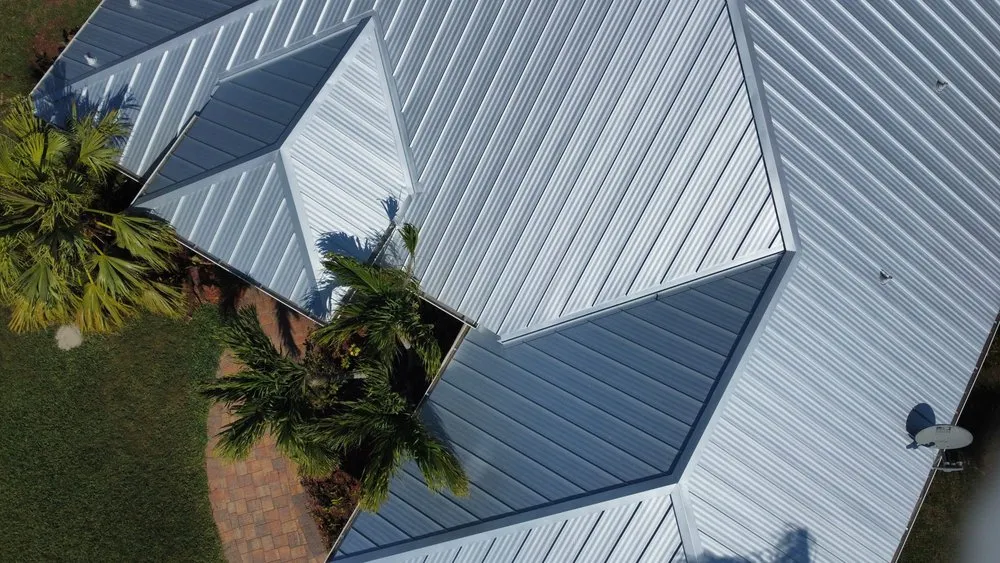 Slide of D&J Roofing and Construction