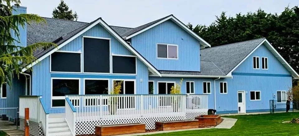 Slide of D&J Roofing