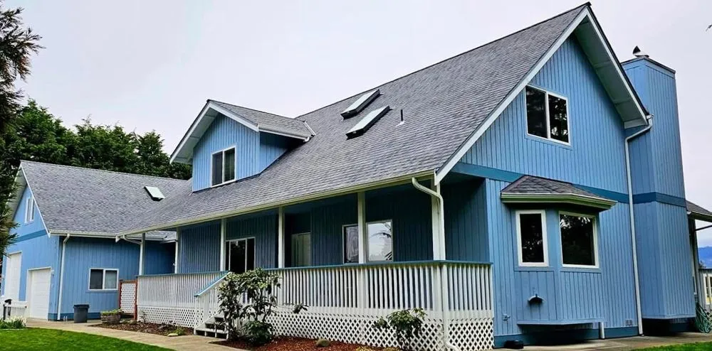 Slide of D&J Roofing