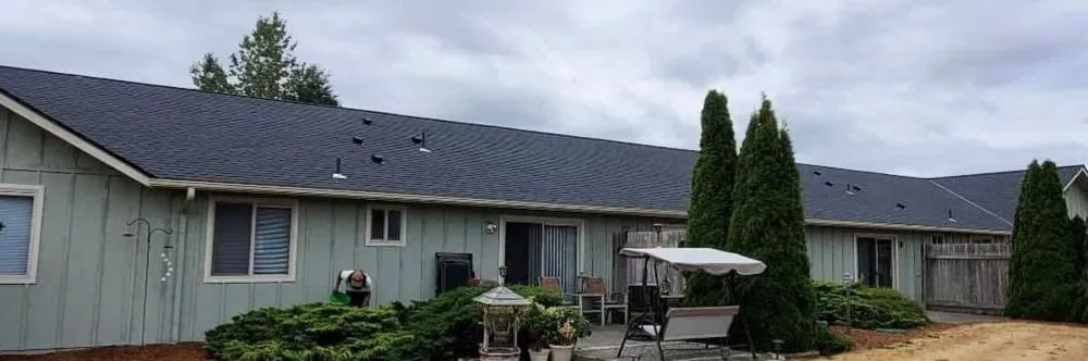 Slide of D&J Roofing