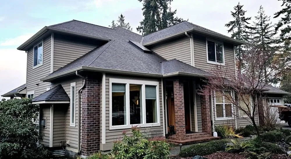 Slide of D&J Roofing