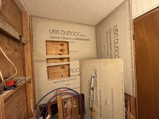 DL Construction & Restoration Logo