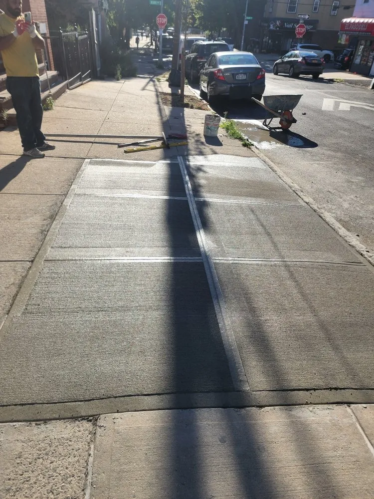 Slide of DL General Contractor