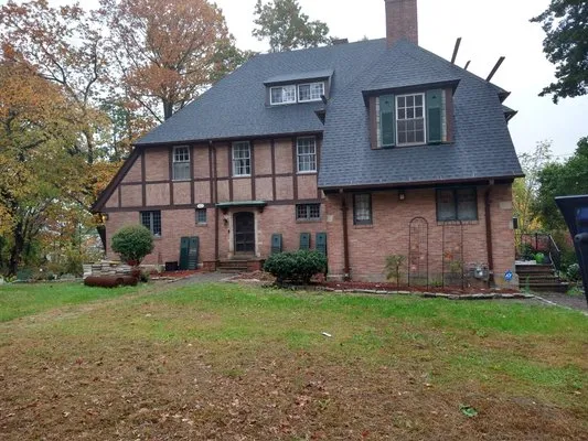 DLH Construction And Home Improvement Logo