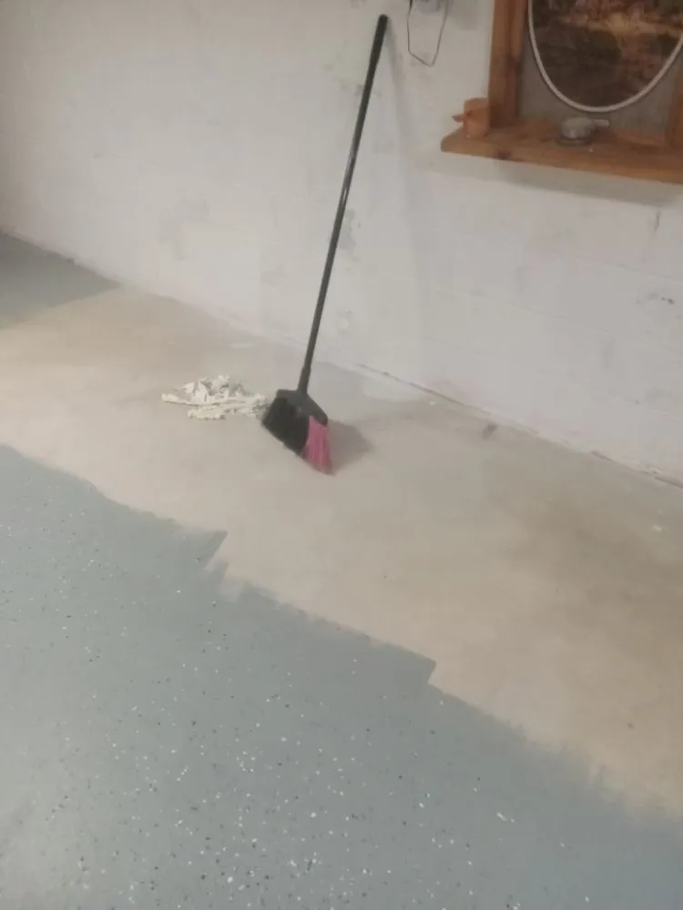 Slide of Dlo's Home Improvement