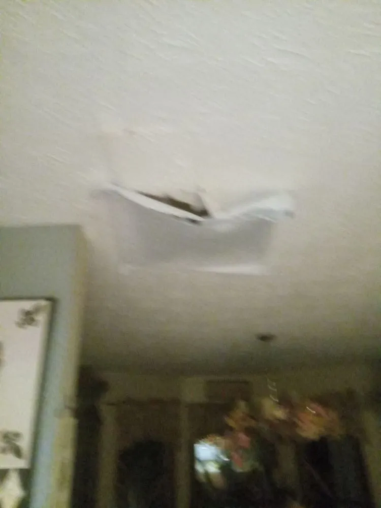 Slide of Dlo's Home Improvement