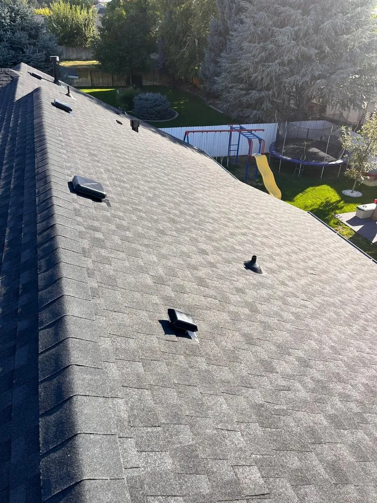 Slide of D&M Roofing