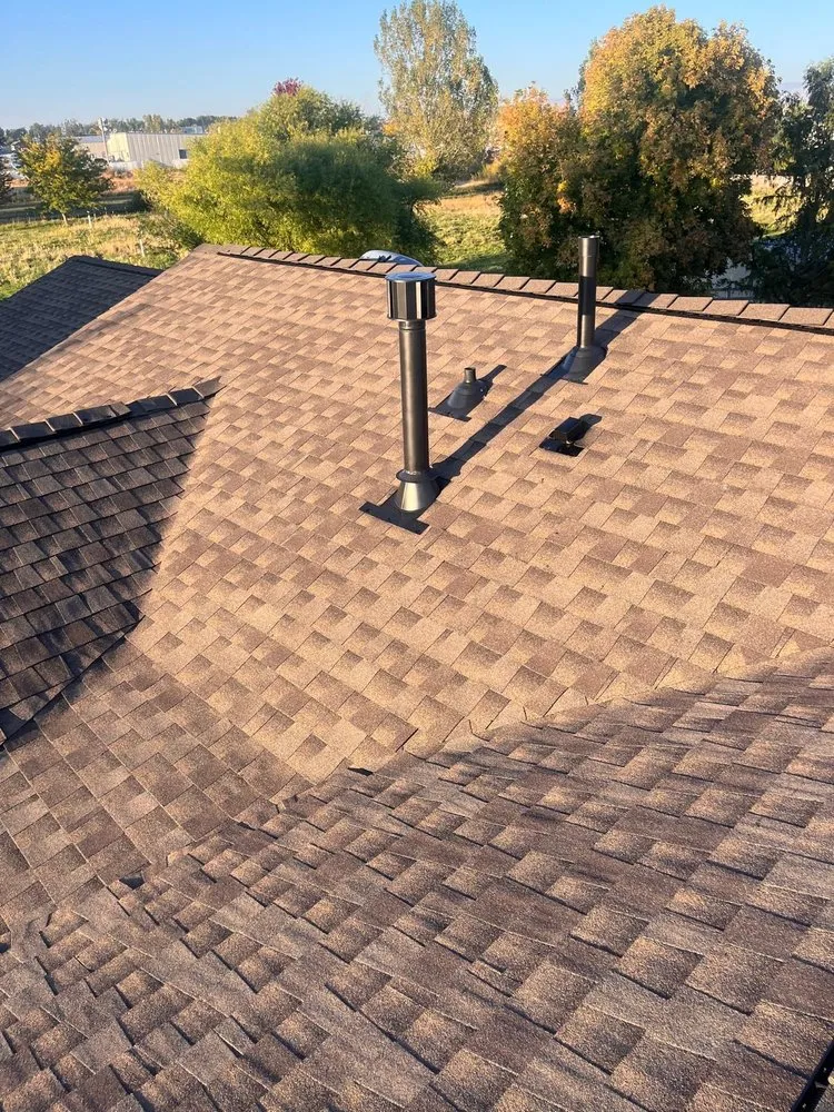 Slide of D&M Roofing