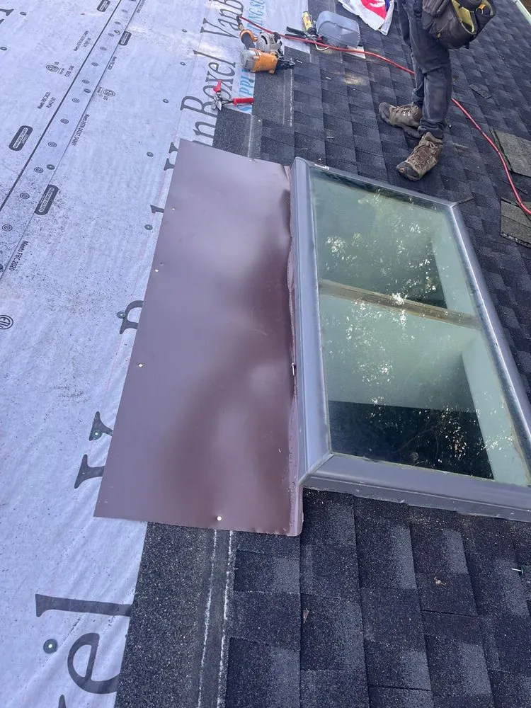 Slide of D&M Roofing