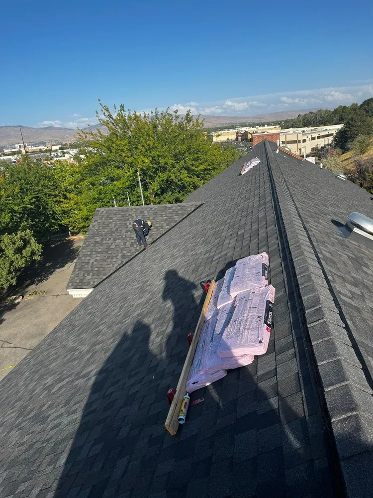 Slide of D&M Roofing