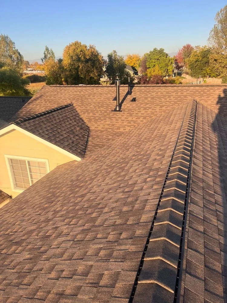 Slide of D&M Roofing