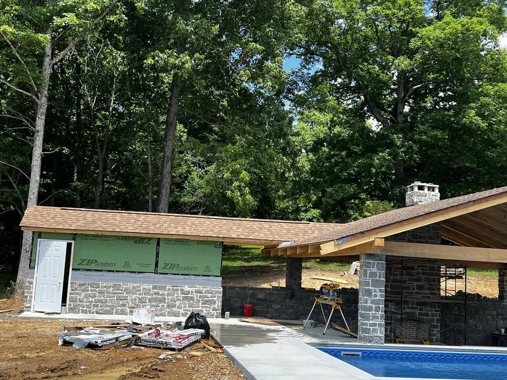 Slide of D&M Roofing