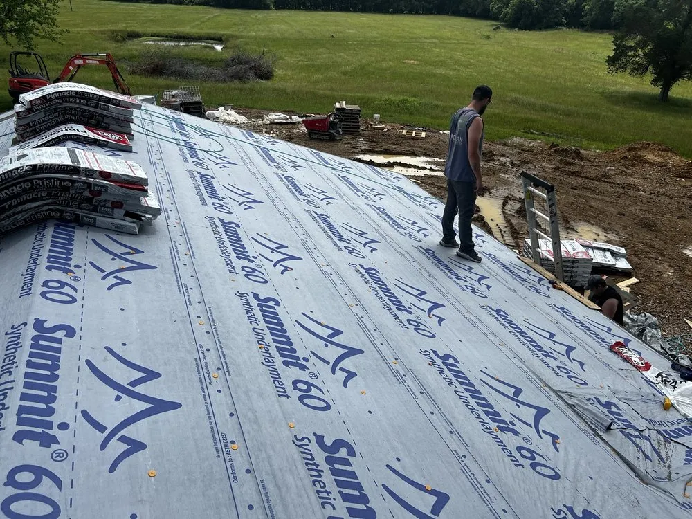 Slide of D&M Roofing