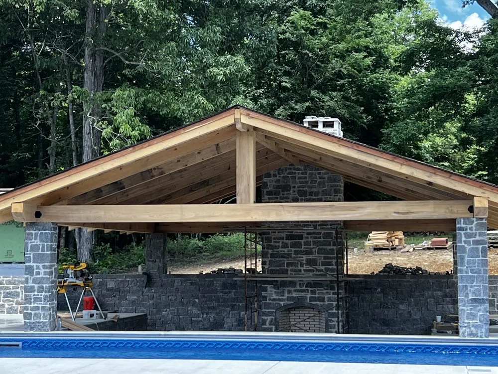 Slide of D&M Roofing