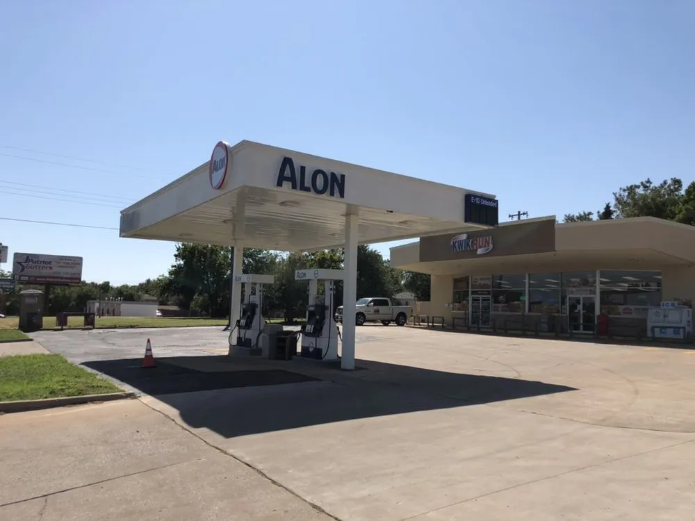 Slide of D&M Roofing Paving & Construction