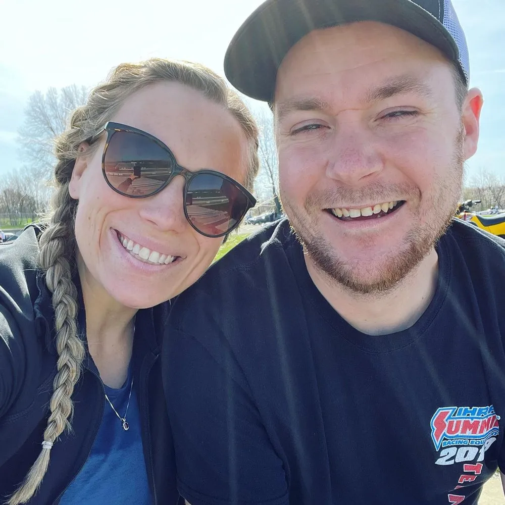 Slide of DM Roofing Siding & Windows