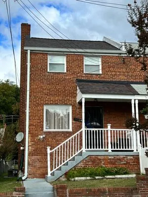 DMV Building Services Logo