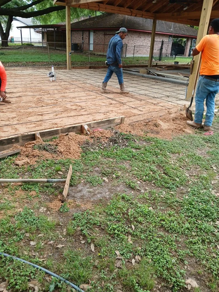 Slide of DNR roofing  remodeling  and demolicion