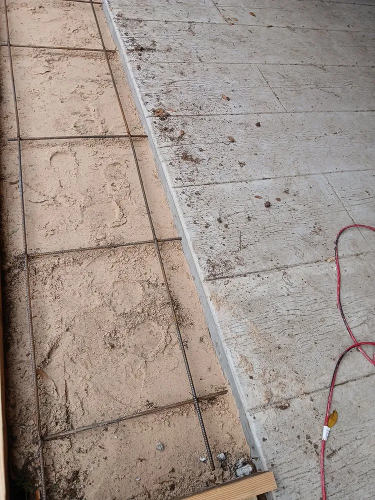 Slide of DNR roofing  remodeling  and demolicion