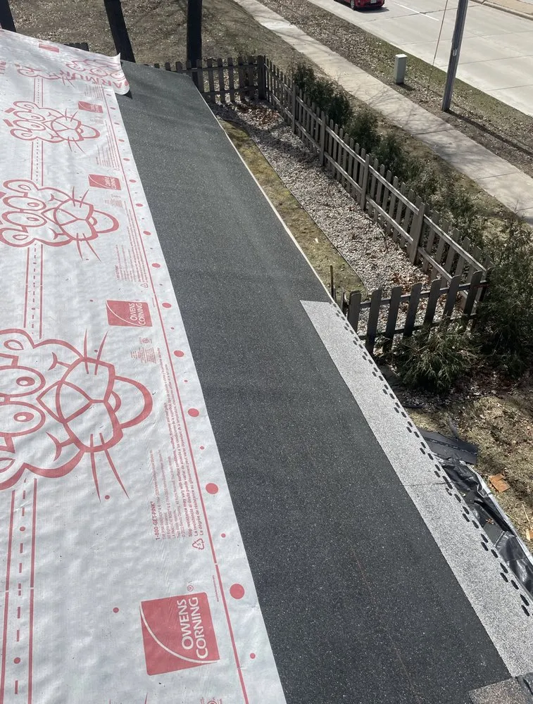 Licensed shingle roofing service in New Franken, WI - Do It Right