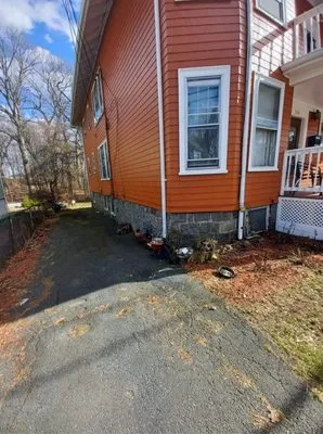 Do Lux Masonry & Roofing Logo