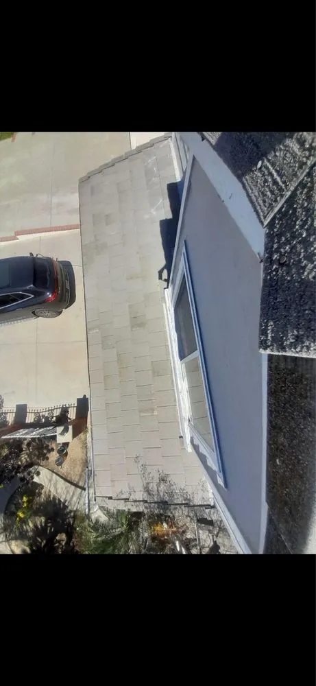 Slide of DO Roofing 770