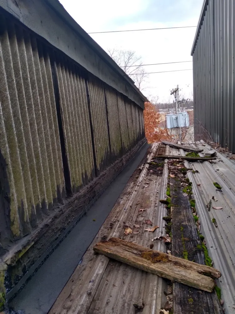 Slide of Domascieno Construction