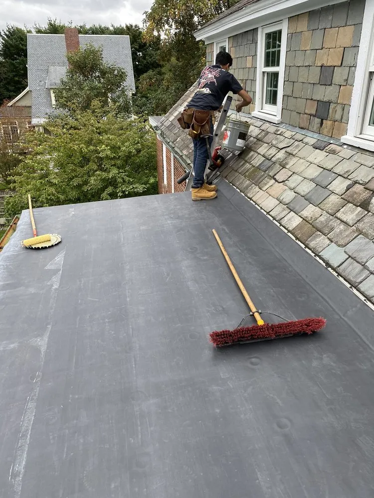 Slide of Domi Construction