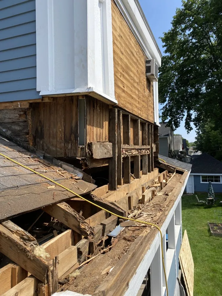 Slide of Domi Construction