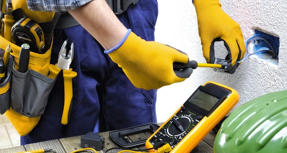 Slide of Domini Construction