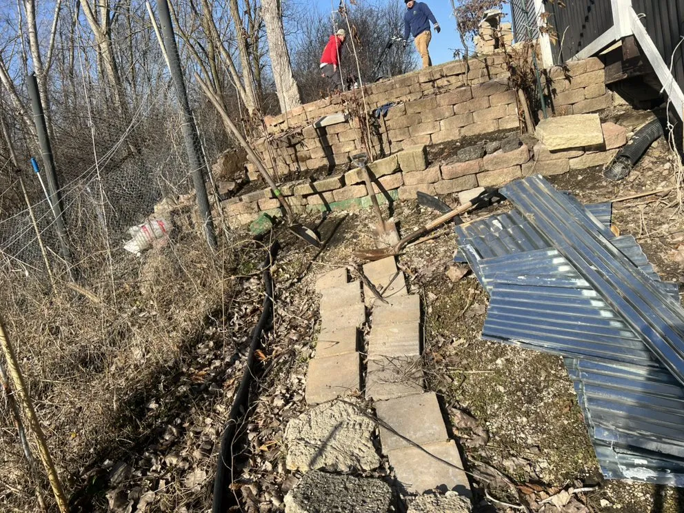 Slide of Domz Construction