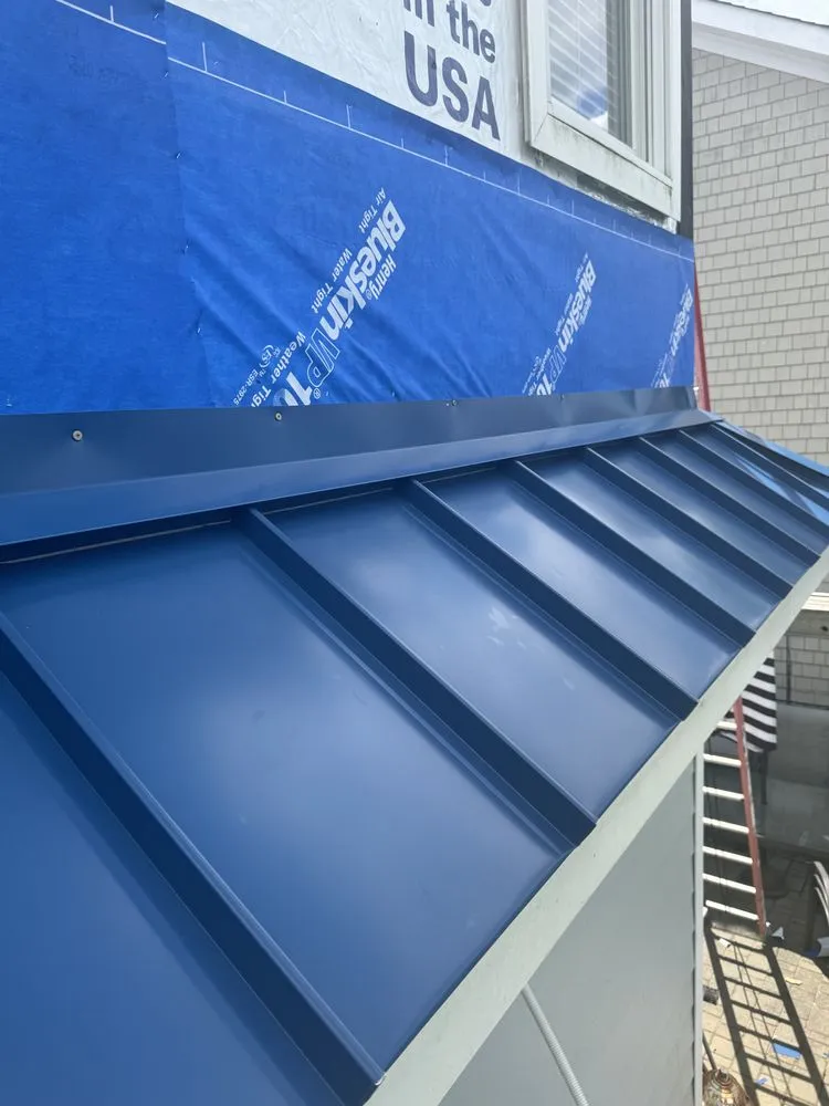 Emergency shingle roofing service in Brokhaven, NY - Double a roofing and chimney