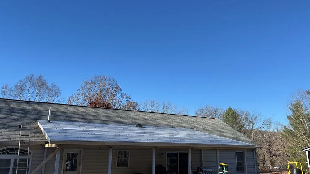 Licensed roof leak repair experts serving Gap Mills, WV - Double B Contracting