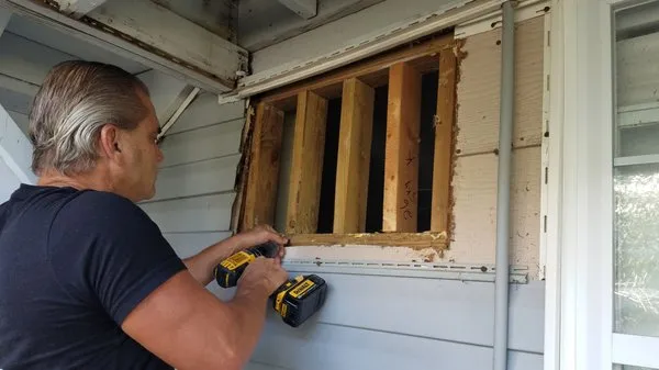 Doug Socia's Handy Man Service Logo