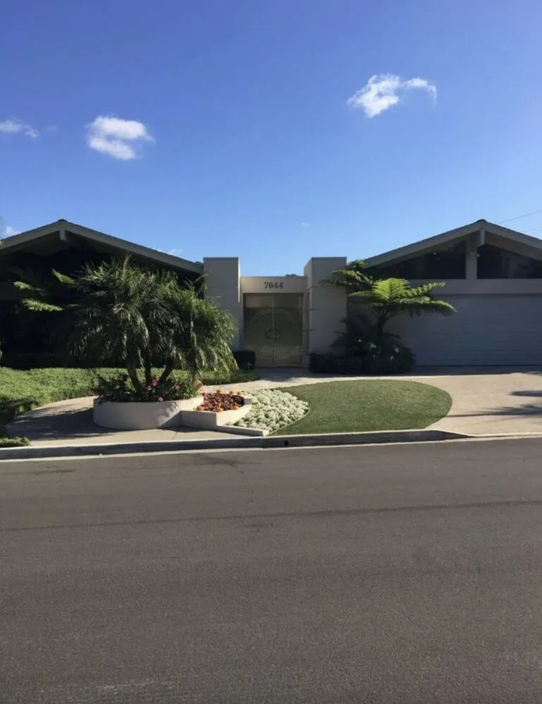 Slide of Dowell Construction