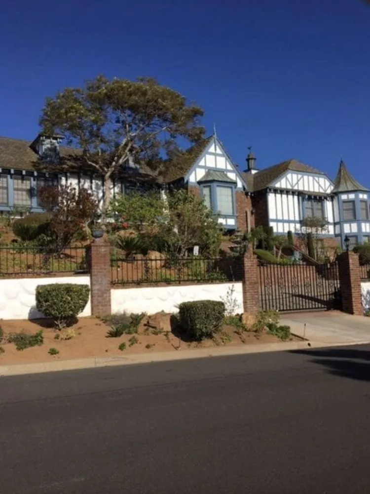 Slide of Dowell Construction