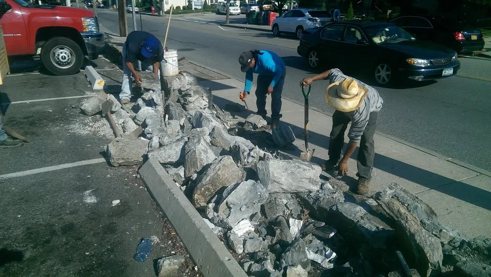 Slide of D&R General Contractor