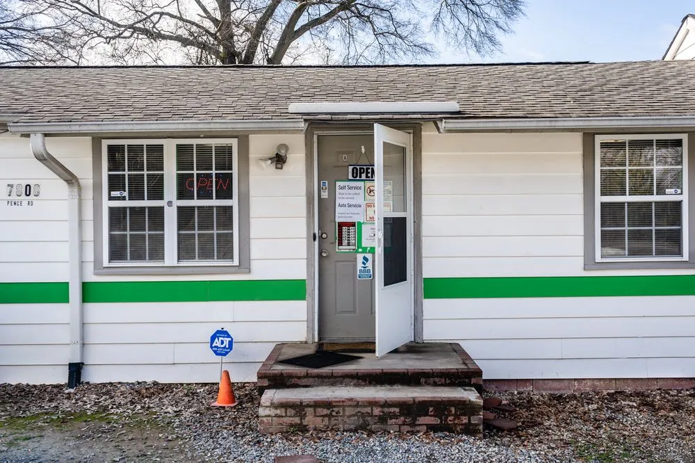 Slide of Dr Roof & Construction