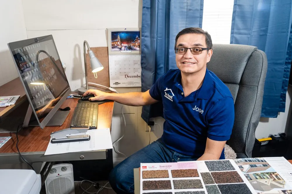 Slide of Dr Roof & Construction