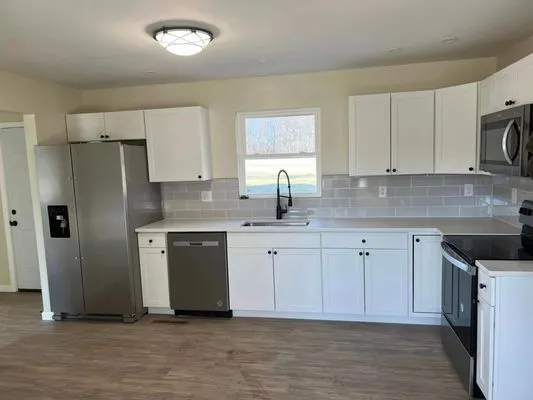 Dream Big Contracting Logo