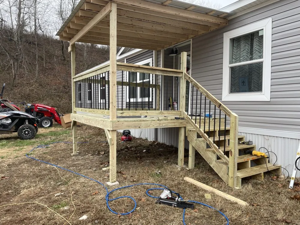 Licensed roof repair experts serving Hasty, AR - Dream Decks by T&T Services