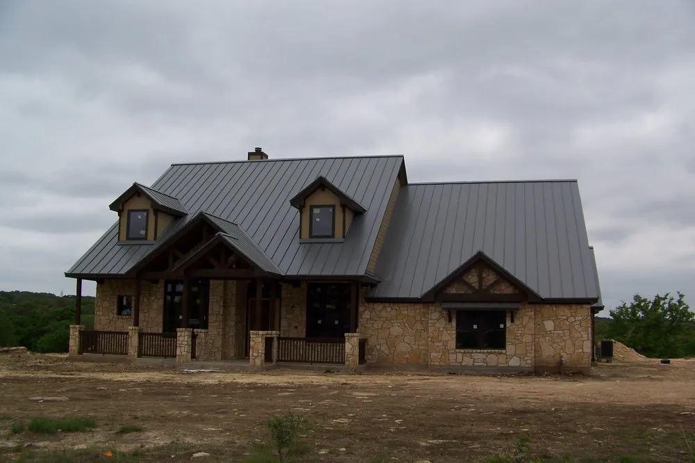 Slide of Driftwood Builders Roofing