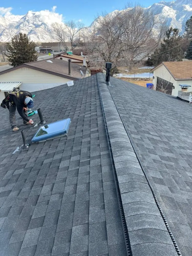 Slide of D's Roofing Experts