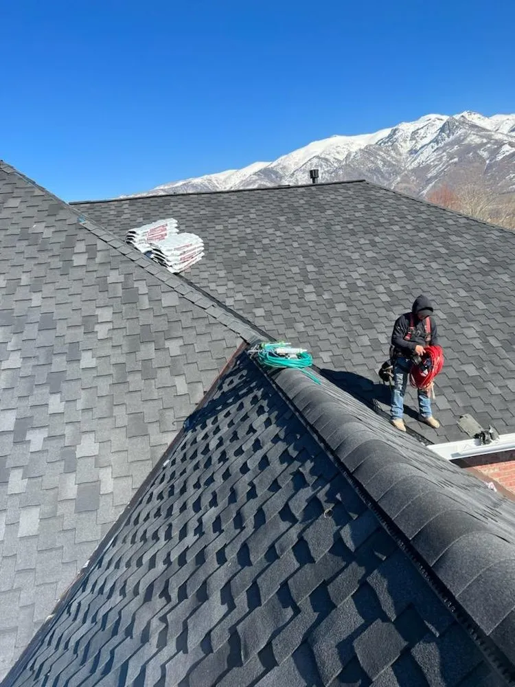 Slide of D's Roofing Experts