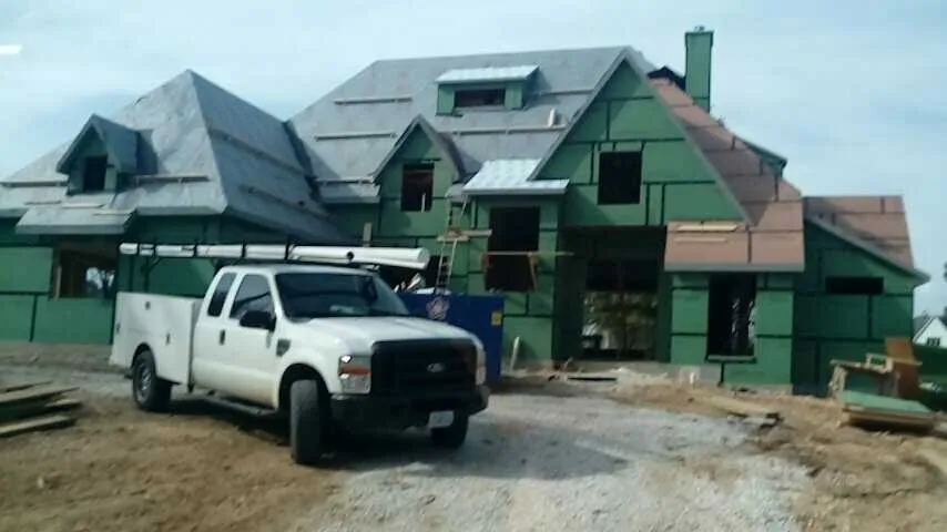 Trusted roof leak repair experts serving Fordland, MO - D's Roofing