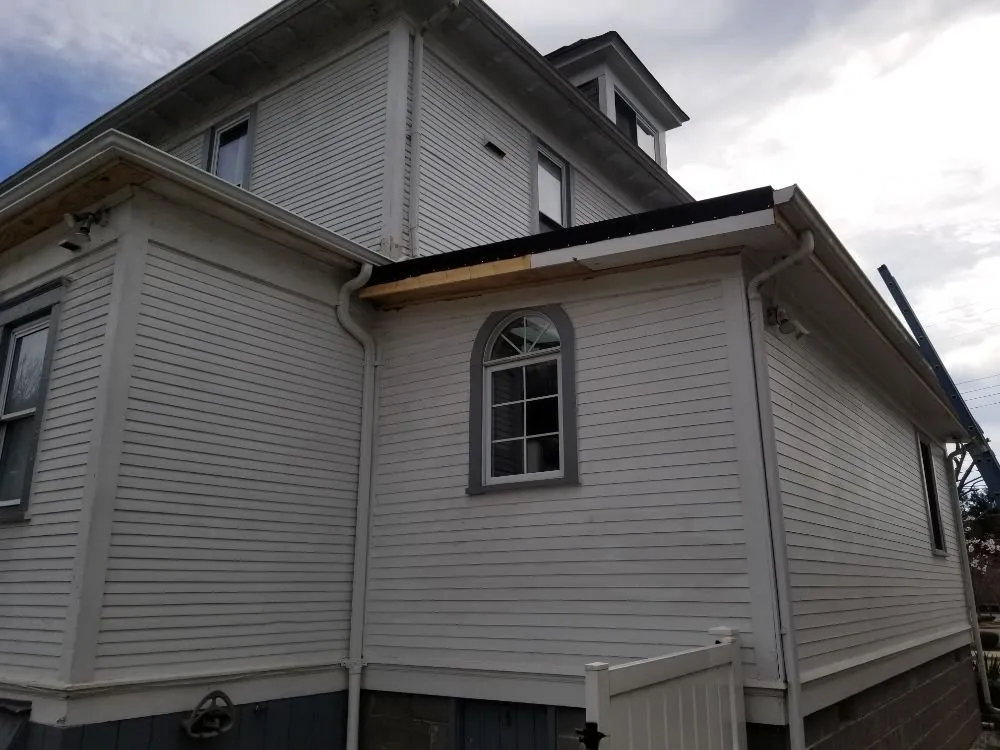 Slide of D&S Roofing