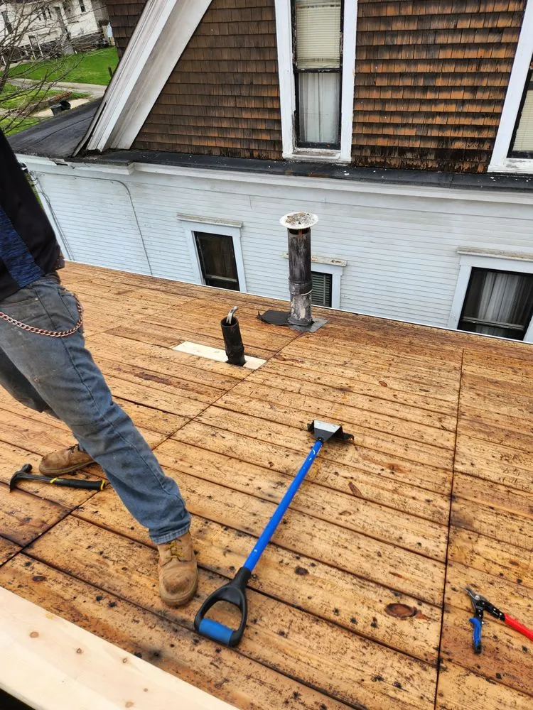 Slide of D&S Roofing